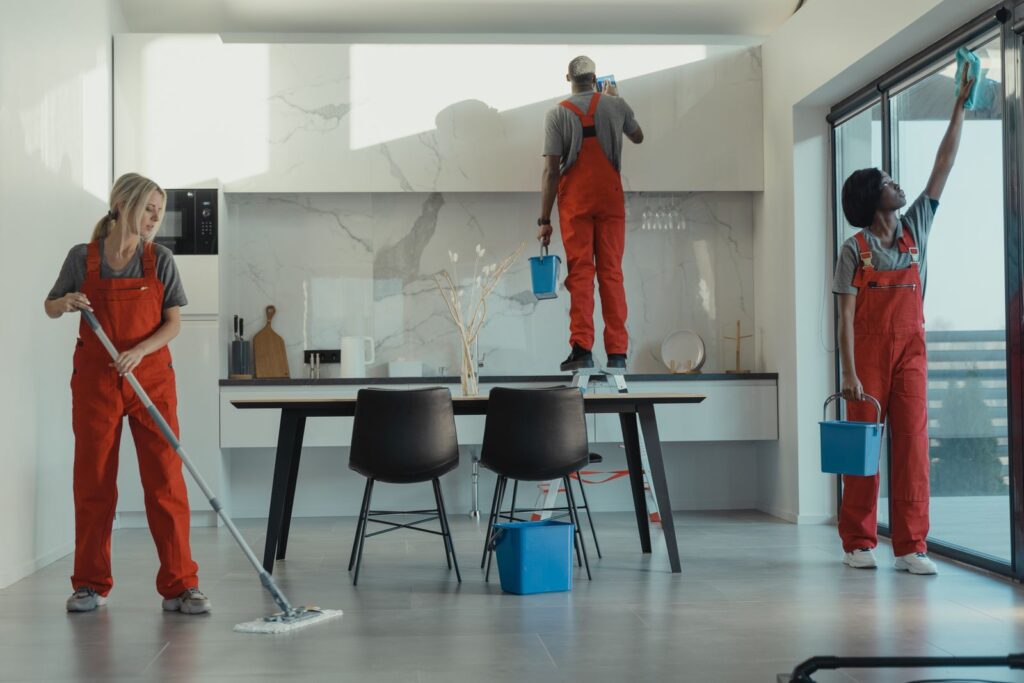 Nettoyage d’une salle à manger